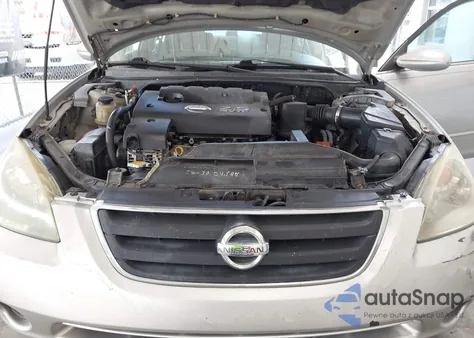 2002 Nissan Altima 2.5 S z USA, uszkodzony, nr VIN 1N4AL11DX2C700957